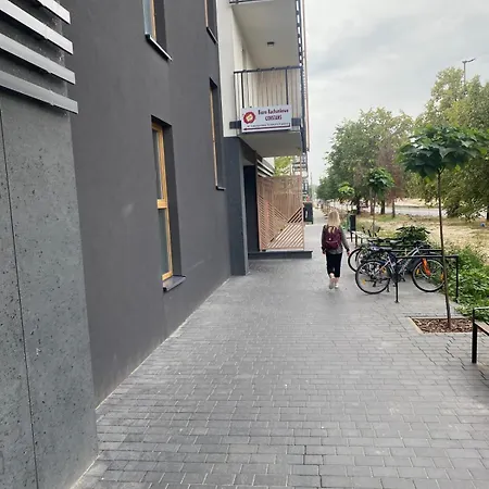 Διαμέρισμα Stylish, Modern Near Airport *