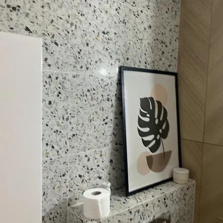 Apartment Stylish, Modern Near Airport *
