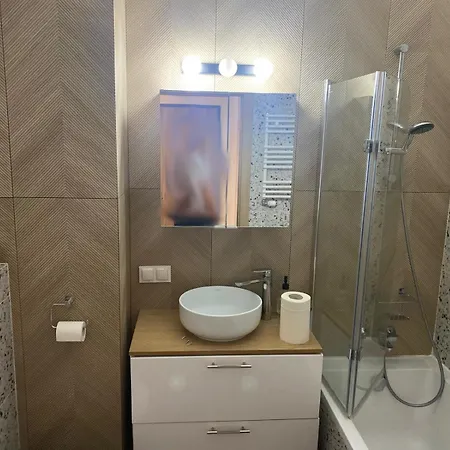 Stylish, Modern Near Airport Apartman Varsó